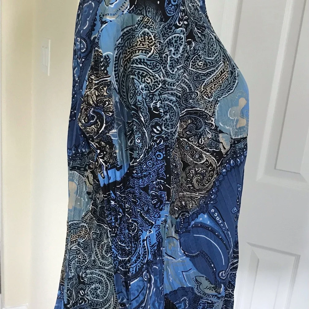 Blue Paisley Button-Up Blouse - Picture 3 of 11